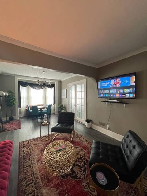 Cozy vintage getaway minutes from downtown House in Lincoln