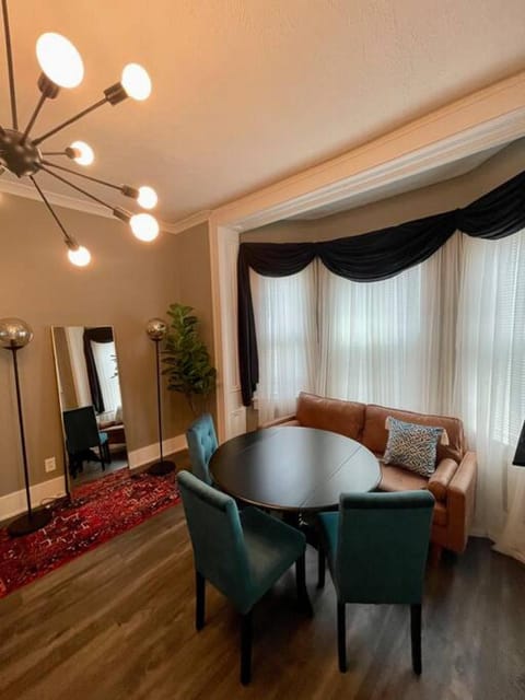 Cozy vintage getaway minutes from downtown House in Lincoln