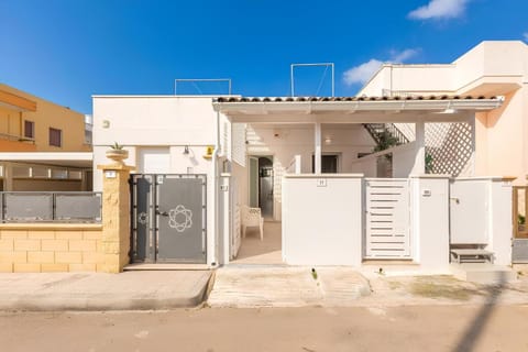 Property building, Facade/entrance, Day, View (from property/room)