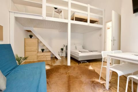 Living room, Photo of the whole room, Bedroom