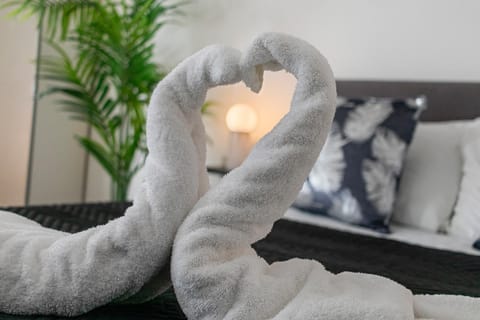 Bed, Decorative detail, Bedroom, Pets, internet, internet, pet friendly, towels