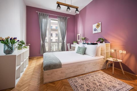 Free Parking And Parliament Is 1 Step Away Apartment in Sofia