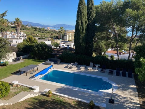 5 Bedroom Villa with HEATED Pool with breath-taking Sea Views, Walking distances to Shops Restaurants Beach Villa in Costa del Sol