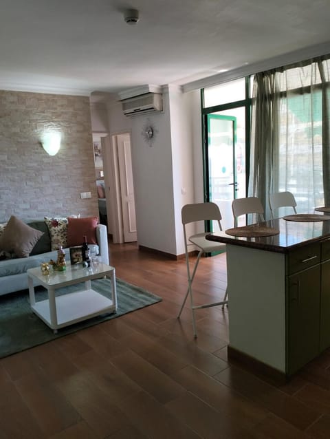 Living room, Dining area, air conditioner