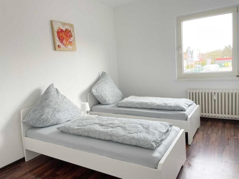 Bed, Photo of the whole room, Bedroom, internet