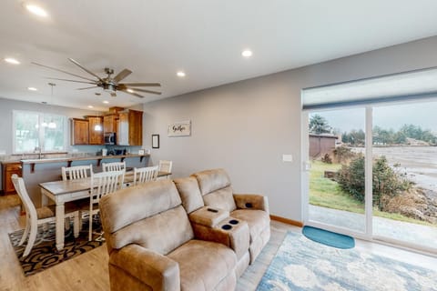 Sunset Beach House House in Coos Bay