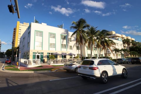 Property building, Facade/entrance, Day
