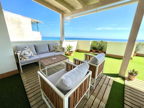View (from property/room), Balcony/Terrace, Seating area, Sea view