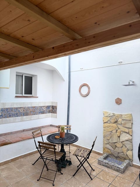Balcony/Terrace, Inner courtyard view