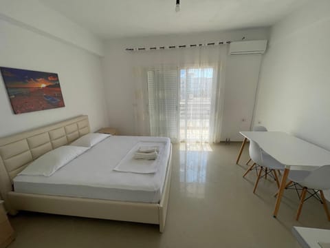 Bed, Photo of the whole room, Bedroom, air conditioner