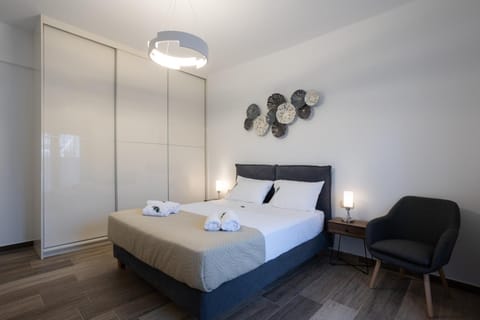 Bed, Photo of the whole room, Bedroom, towels, wardrobe