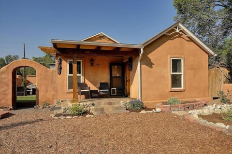 Salida Retreat House - courtyard hot tub STR#753 House in Salida