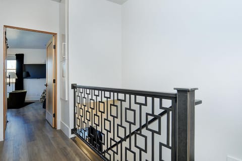 She Shes Downtown Salidas Sunny Overlook House in Salida