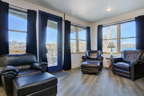 She Shes Downtown Salidas Sunny Overlook House in Salida