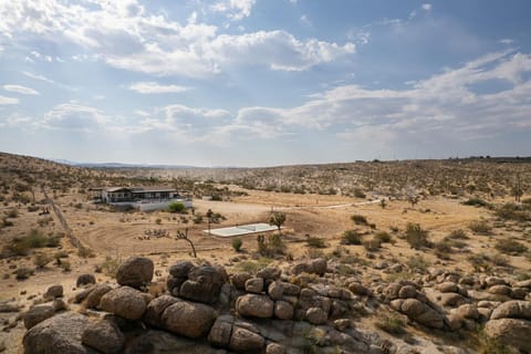 Cloud Canyon spacious secluded oasis w pool House in Yucca Valley