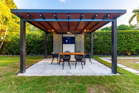 Patio, Garden, Balcony/Terrace, Dining area