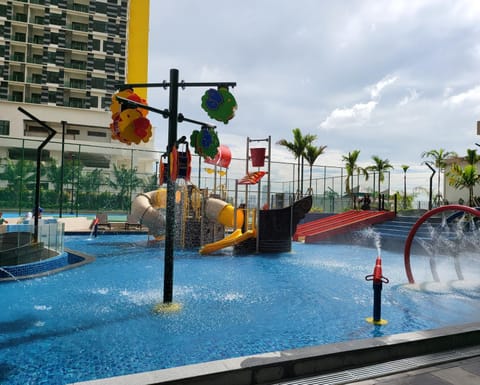 Aqua park, Swimming pool