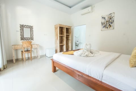 Bed, Bedroom, wardrobe, air conditioner