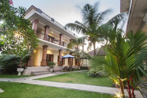 Property building, Garden, Garden view
