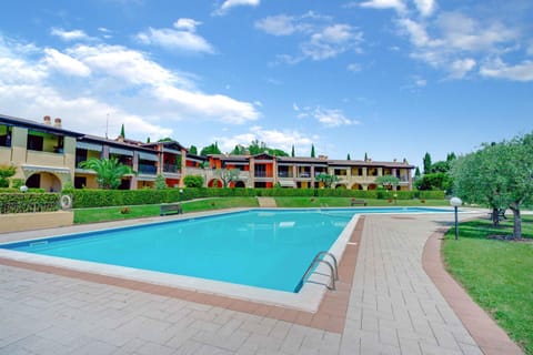 Day, Garden view, Pool view, Swimming pool, sunbed