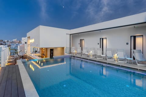 Night, Balcony/Terrace, Lounge or bar, Pool view, Swimming pool