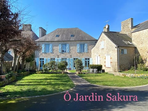 Property building, Garden view, Location