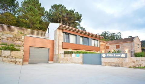 Property building, Facade/entrance, Lobby or reception