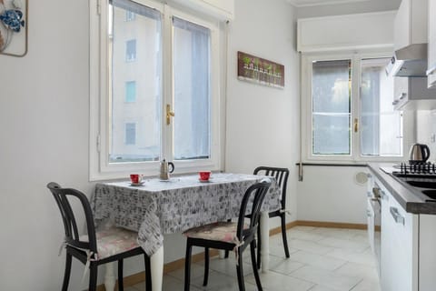 Property building, Kitchen or kitchenette, Living room