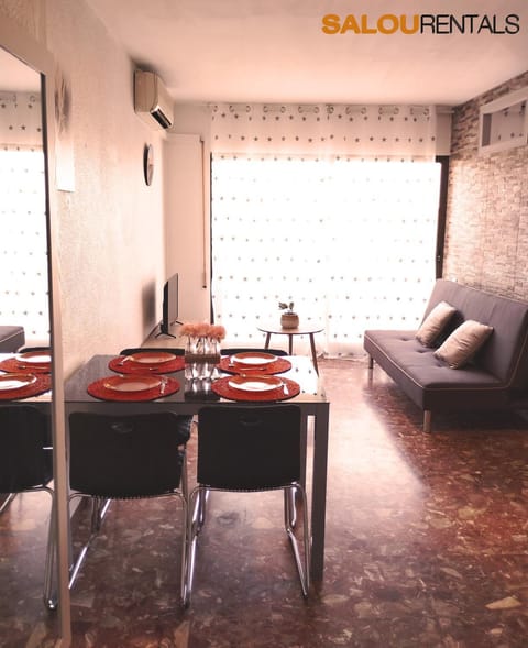 Living room, Seating area, Dining area, air conditioner