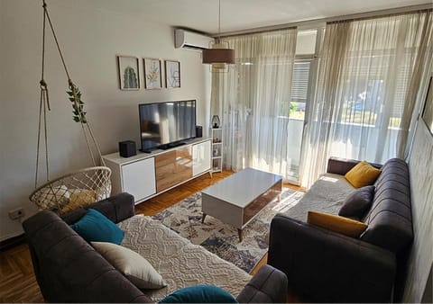 TV and multimedia, Living room, air conditioner