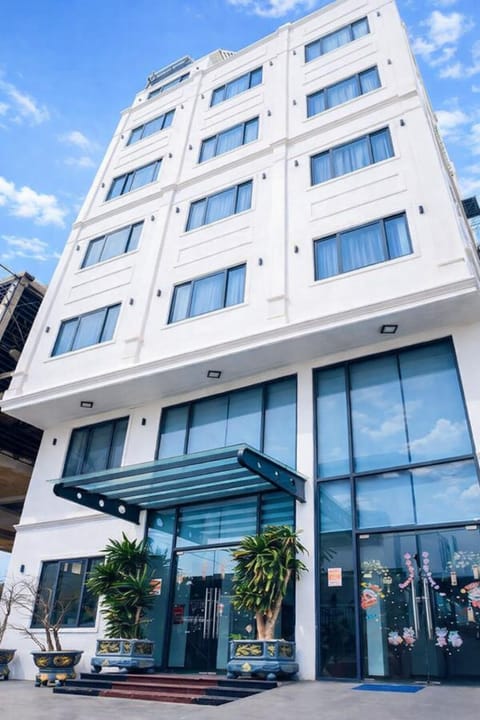 Property building, Day