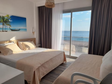 Bed, Natural landscape, Photo of the whole room, Beach, Bedroom, Sea view, towels