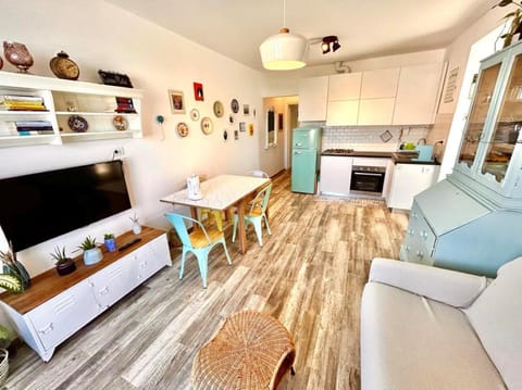 Malù apartment, wifi, private parking and garden in centre Apartment in Sirolo