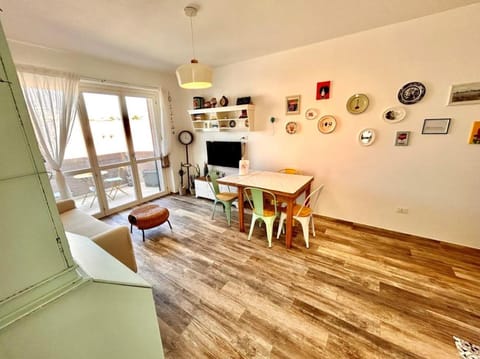 Malù apartment, wifi, private parking and garden in centre Apartment in Sirolo