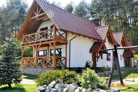 Property building, Spring, Day, Natural landscape, Garden
