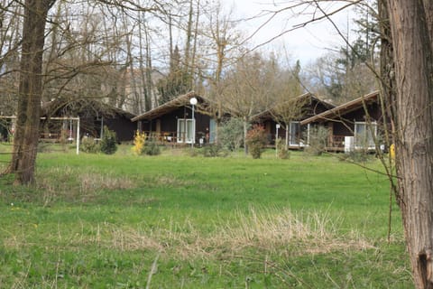 CAMPING DE LA CHALARONNE Campground/ 
RV Resort in Bourgogne-Franche-Comté