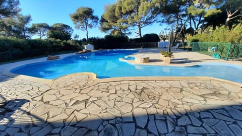 Pool view, Swimming pool, Breakfast