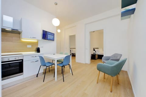 Kitchen or kitchenette, Living room, Seating area, Dining area, pet friendly, stove