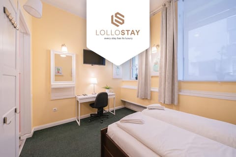 Station Self Check-in Apartments - Lollo Stay Bed and Breakfast in Vilnius