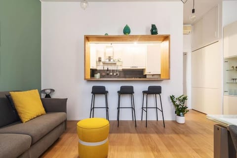 Kitchen or kitchenette, Living room