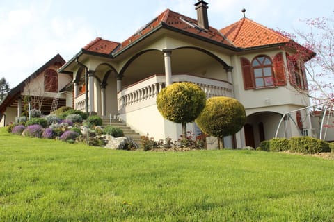 Property building, Patio, Inner courtyard view