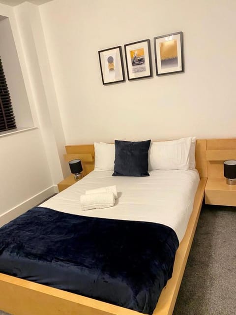 Modern & Cozy 4-Bedroom Getaway Apartment in Newcastle upon Tyne