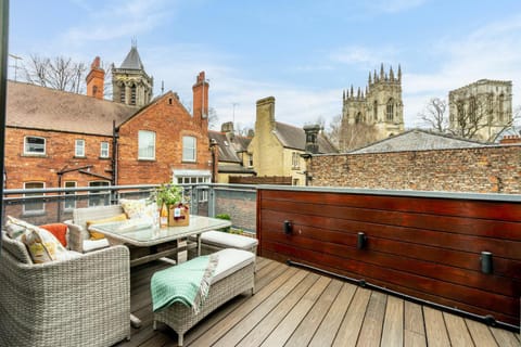 Balcony/Terrace, Decorative detail