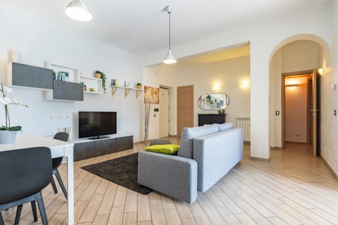 Communal lounge/ TV room, TV and multimedia, Living room, Seating area