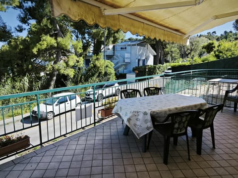 R07 - Trilocale con terrazzo e garage Apartment in Numana