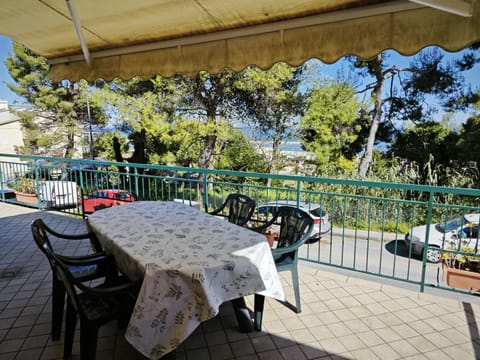 R07 - Trilocale con terrazzo e garage Apartment in Numana