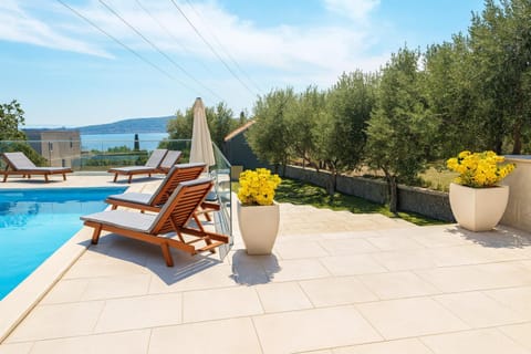 Holiday house Doris with pool, garden and view House in Šibenik-Knin County, Croatia