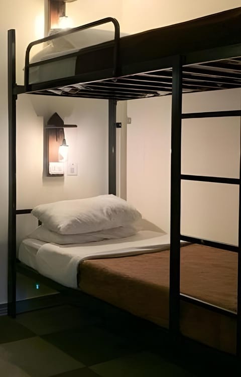 MBZ - Nice Bed Space "MEN" Hostel in Abu Dhabi