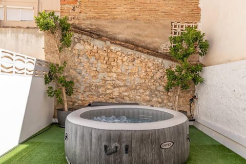 Day, Hot Tub, Hot Tub, Balcony/Terrace
