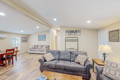 Wygant Road Retreat House in Coos Bay